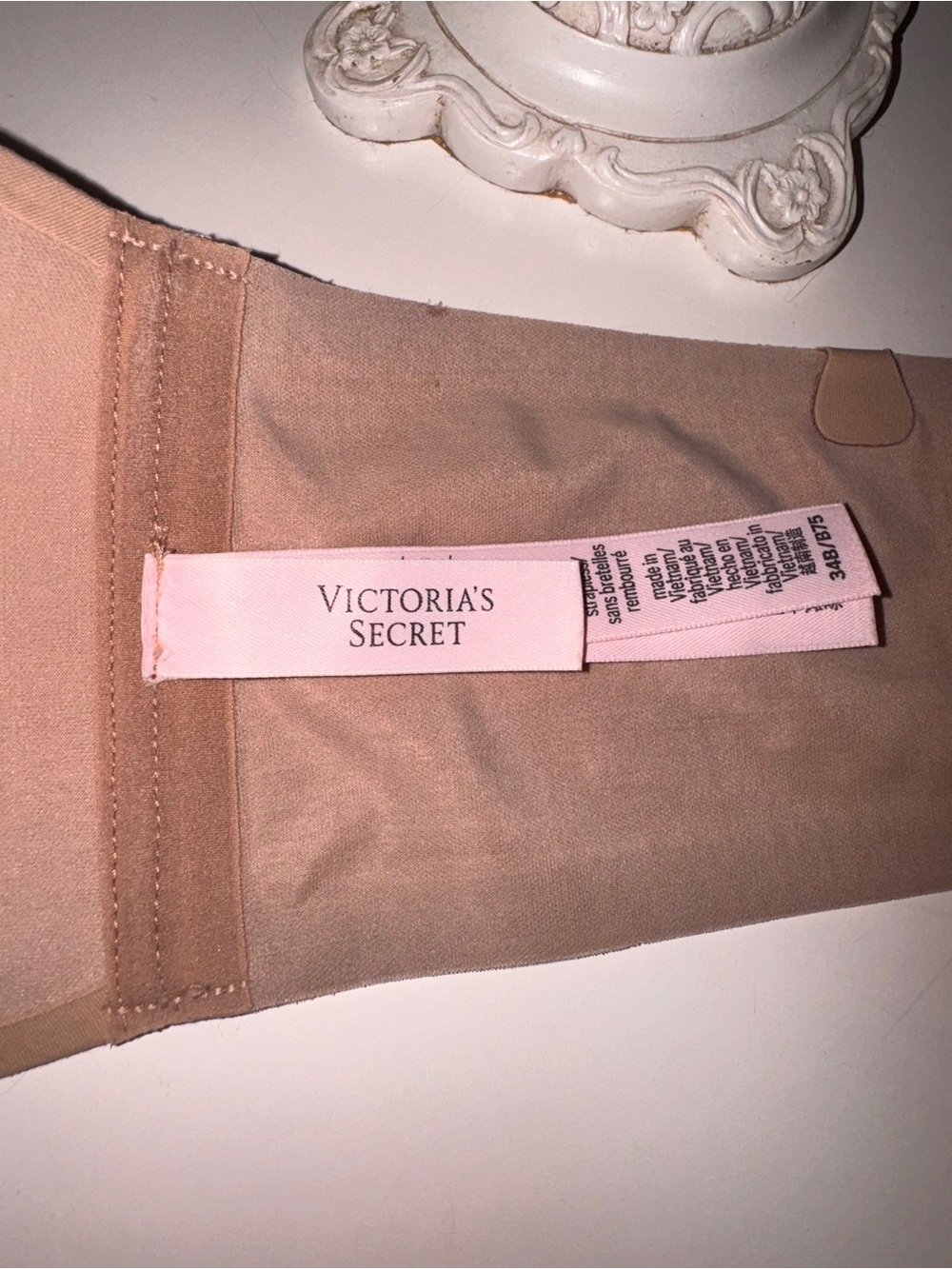 INVISIBLE BY VICTORIA’S SECRET
Push-Up Wireless Bandeau Strapless Bra - Picture 11 of 13